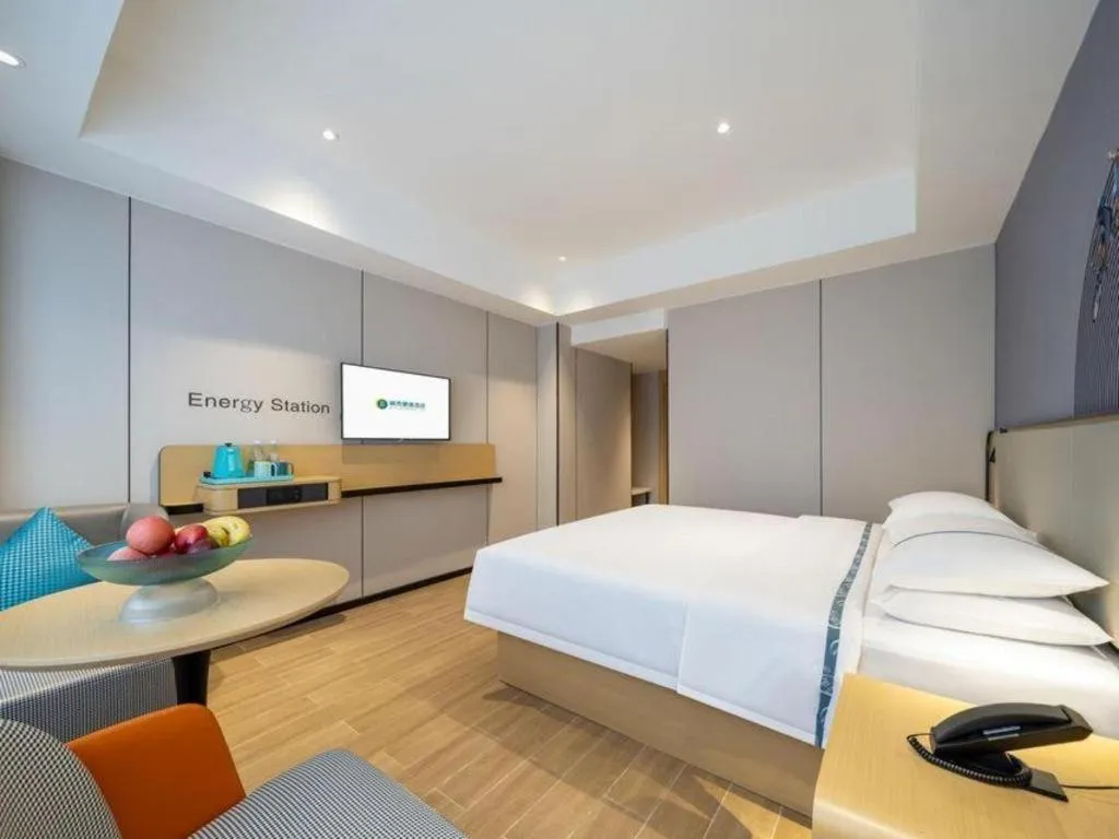 Bed in City Comfort Inn Zhanjiang Mazhang Pedestrian Street High-speed Railway West Station
