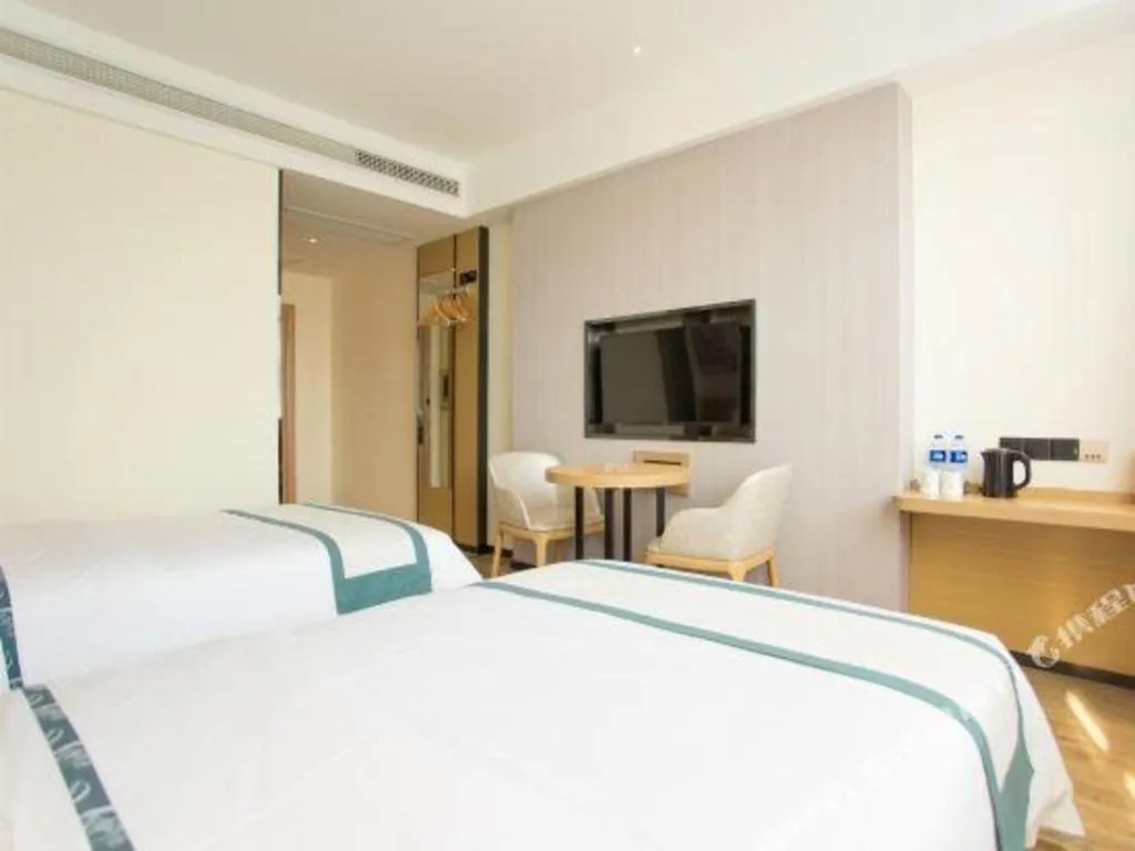 Bed in City Comfort Inn Chibi Walking Street