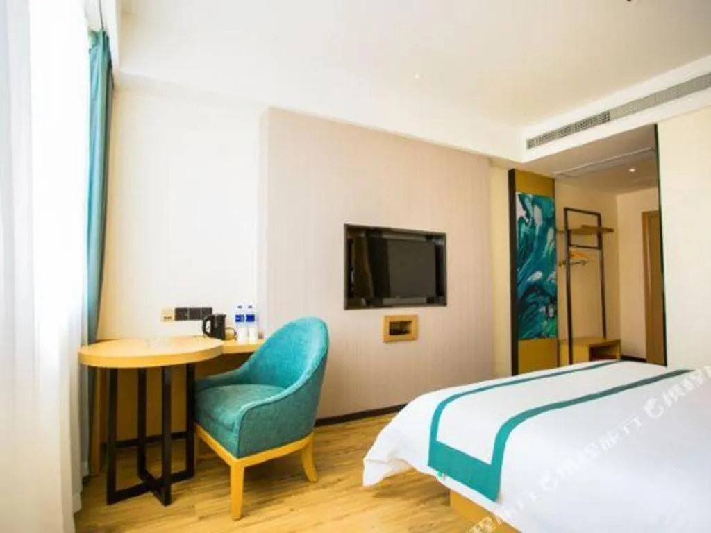 Bed in City Comfort Inn Chibi Walking Street