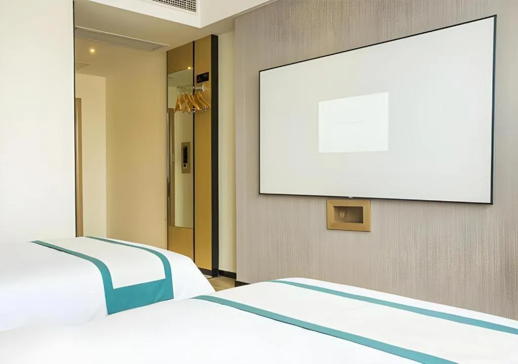 Bed in City Comfort Inn Chibi Walking Street