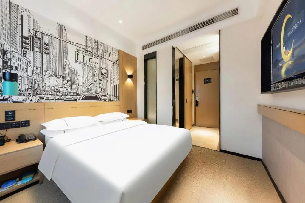 Bed in City Comfort Inn Chibi Walking Street