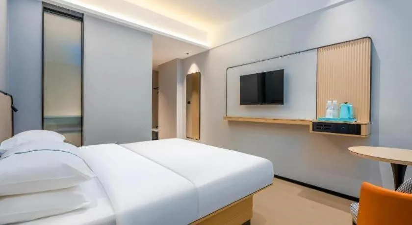 Bed in City Comfort Inn Wuhan International Expo Center Qianjin Village Metro Station