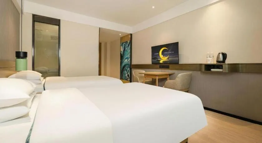 Bed in City Comfort Inn Wuzhou Municipal Government Vocational College