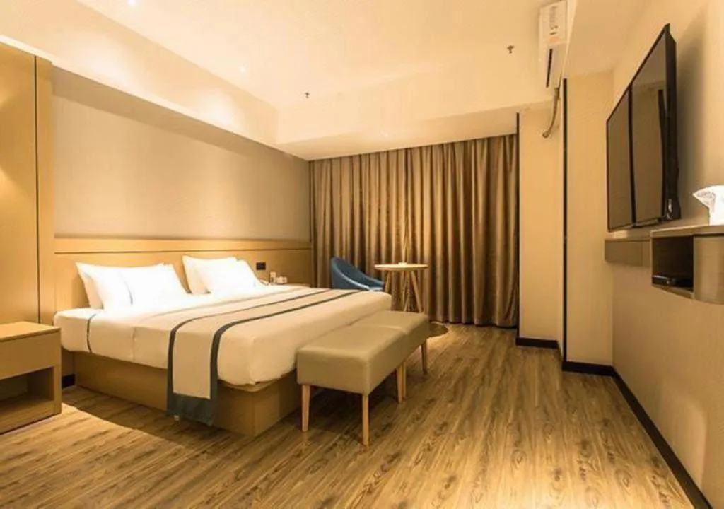Bed in City Comfort Inn Wuzhou Municipal Government Vocational College