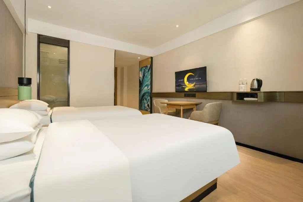 Bed in City Comfort Inn Wuzhou Municipal Government Vocational College