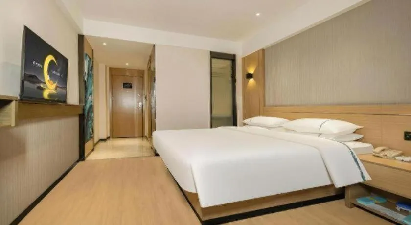 Bed in City Comfort Inn Wuzhou Municipal Government Vocational College