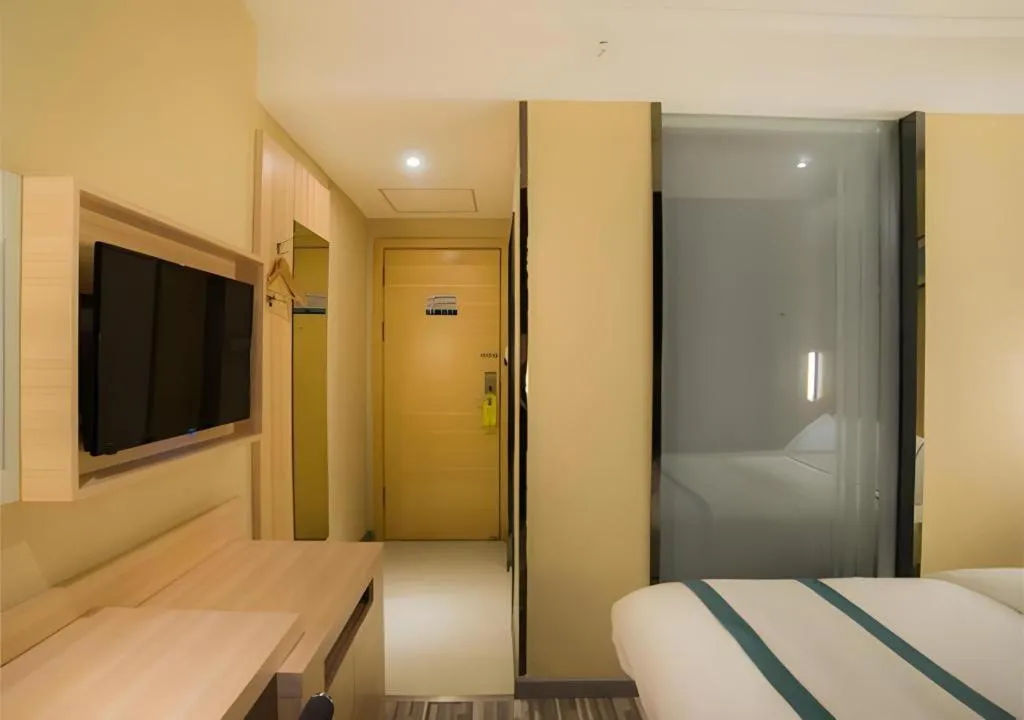 Bed in City Comfort Inn Liuzhou High-speed Railway Station