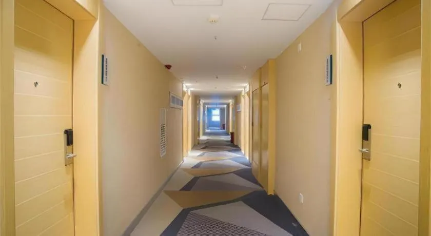 Bed in City Comfort Inn Liuzhou High-speed Railway Station