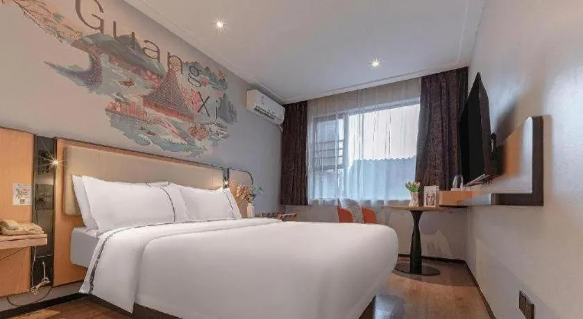 Bed in City Comfort Inn Liuzhou High-speed Railway Station