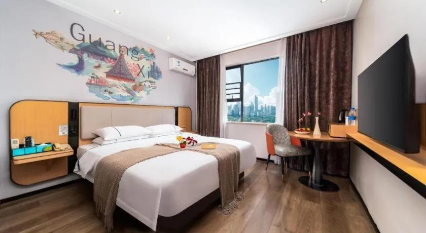 Bed in City Comfort Inn Liuzhou High-speed Railway Station