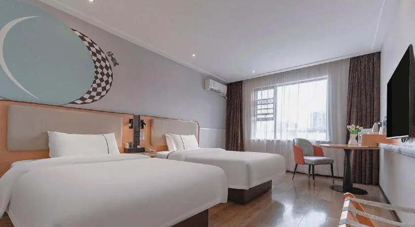 Bed in City Comfort Inn Liuzhou High-speed Railway Station