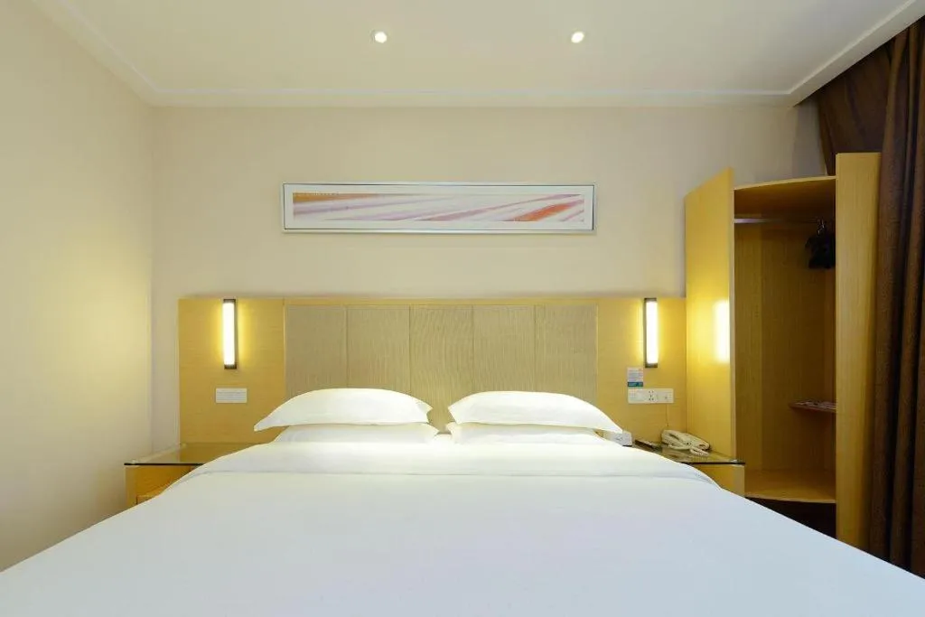 Bed in City Comfort Inn Tongren High-speed Railway Station