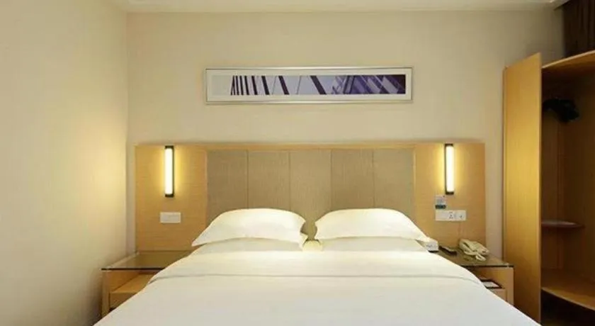 Bed in City Comfort Inn Tongren High-speed Railway Station