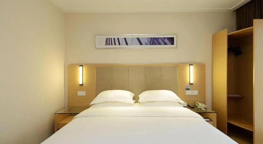 Bed in City Comfort Inn Tongren High-speed Railway Station