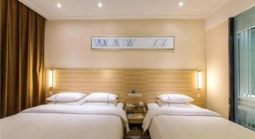 Bed in City Comfort Inn Guilin Two Rivers and Four Lakes Sun and Moon Shuangta