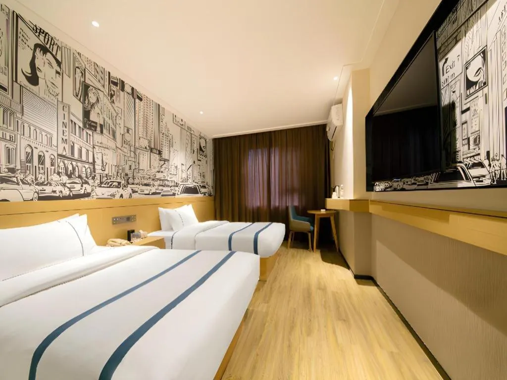 Bed in City Comfort Inn Guilin Two Rivers and Four Lakes Sun and Moon Shuangta