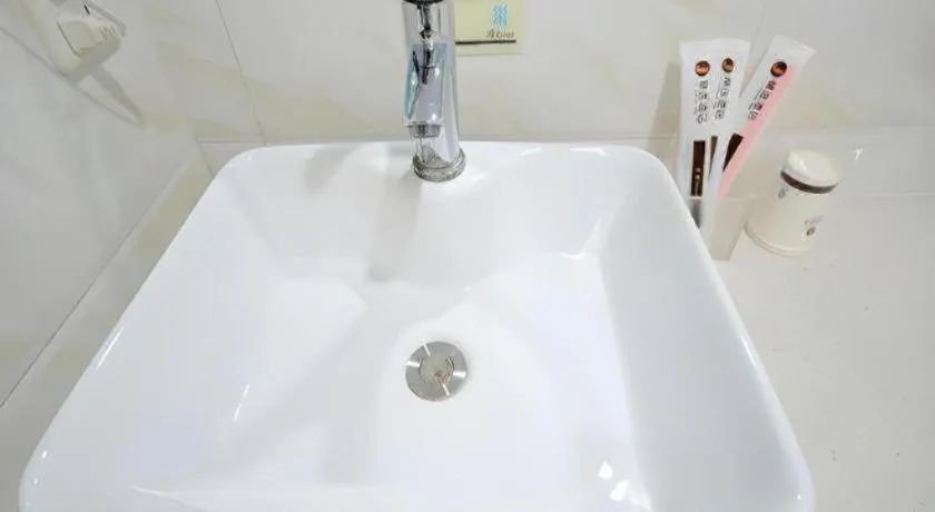 JTour Inn Wuchang Zhongnan University of Economics and Law