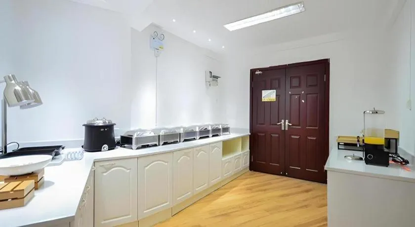 JTour Inn Wuchang Zhongnan University of Economics and Law