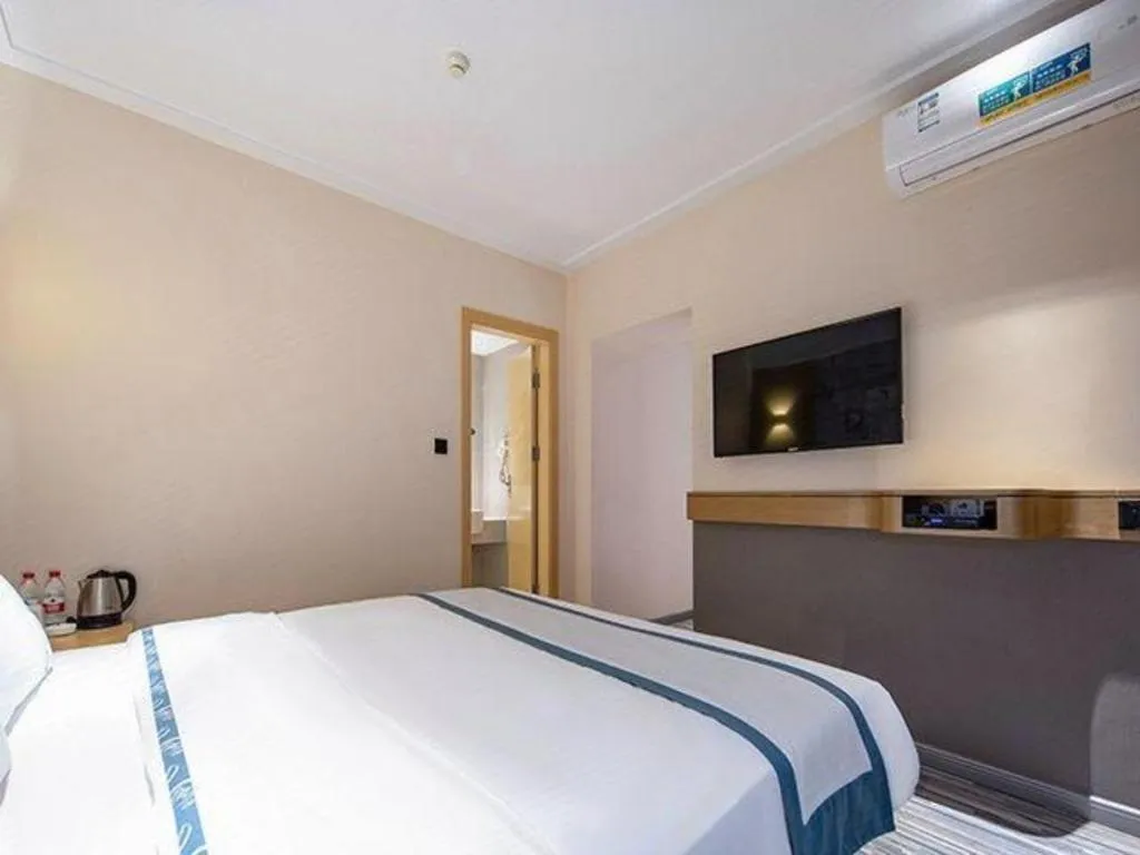 Bed in City Comfort Inn Liuzhou Wuxing Walking Street