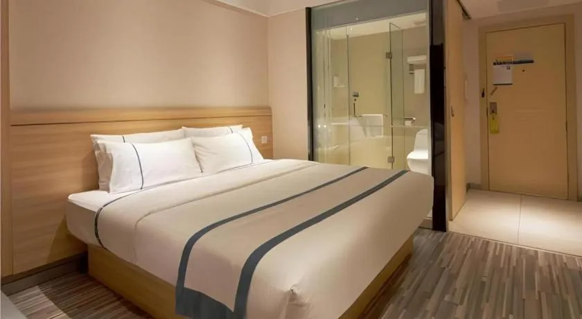 Bed in City Comfort Inn Liuzhou Wuxing Walking Street