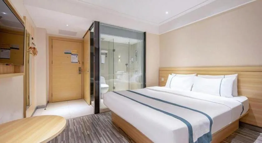 Bed in City Comfort Inn Liuzhou Wuxing Walking Street