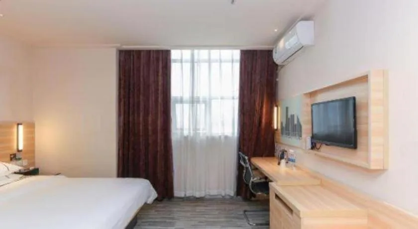 Bed in City Comfort Inn Zhuhai University Town Tangjiawan Plaza