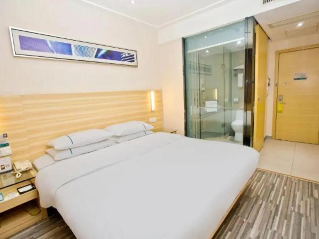 Bed in City Comfort Inn Zhuhai University Town Tangjiawan Plaza