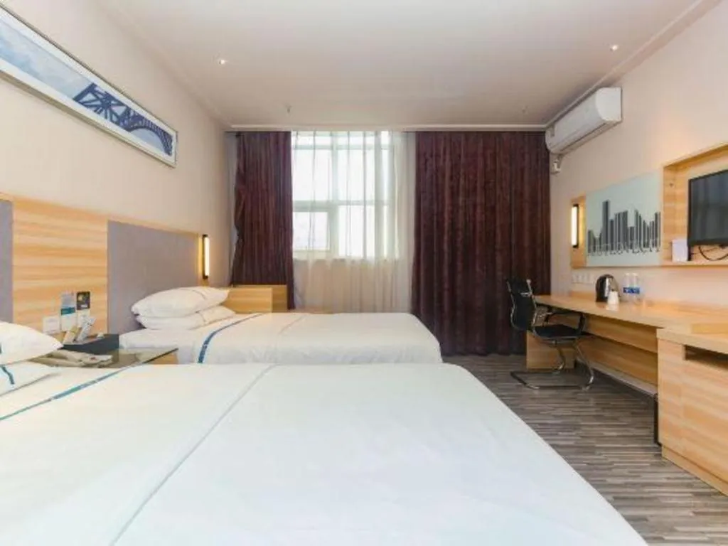 Bed in City Comfort Inn Zhuhai University Town Tangjiawan Plaza