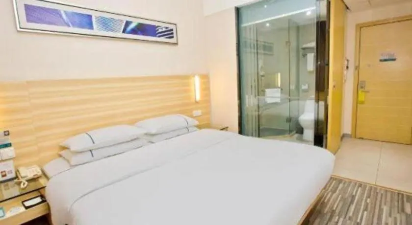 Bed in City Comfort Inn Zhuhai University Town Tangjiawan Plaza