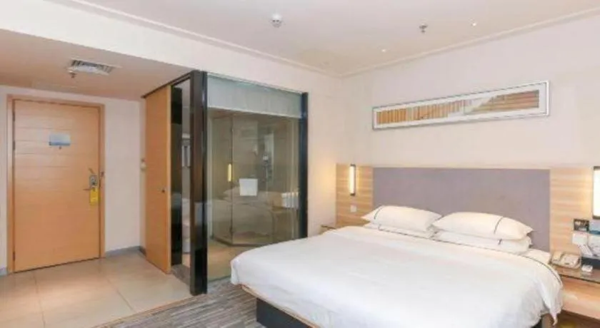 Bed in City Comfort Inn Zhuhai University Town Tangjiawan Plaza