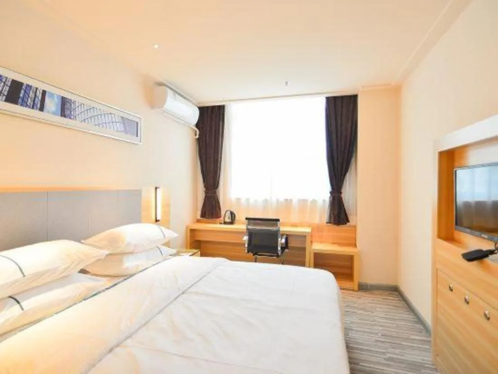 Bed in City Comfort Inn Zhuhai University Town Tangjiawan Plaza