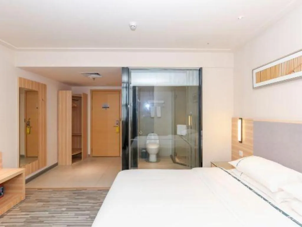 Bed in City Comfort Inn Zhuhai University Town Tangjiawan Plaza