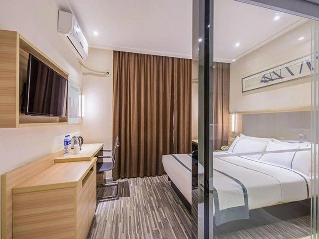 Bed in City Comfort Inn Wuzhou Bus Station