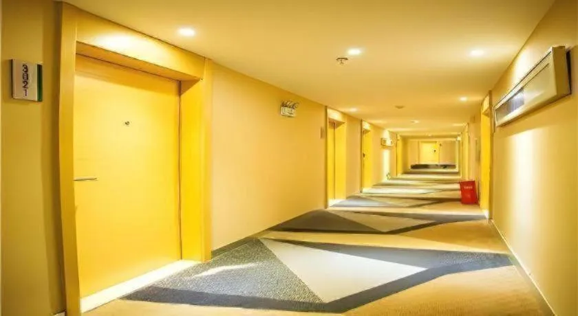 City Comfort Inn Wuzhou Bus Station