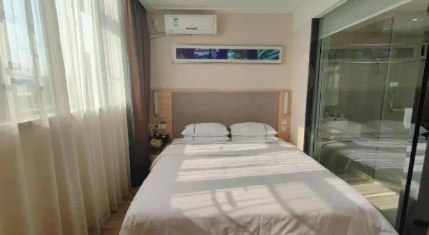 Bed in City Comfort Inn Wuzhou Bus Station