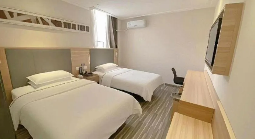 Bed in City Comfort Inn Wuzhou Bus Station