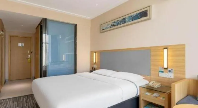 Bed in City Comfort Inn Wuzhou Bus Station