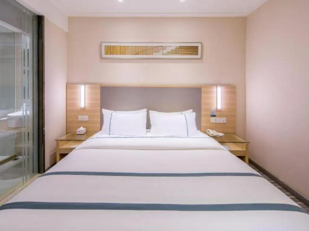 Bed in City Comfort Inn Wuzhou Bus Station