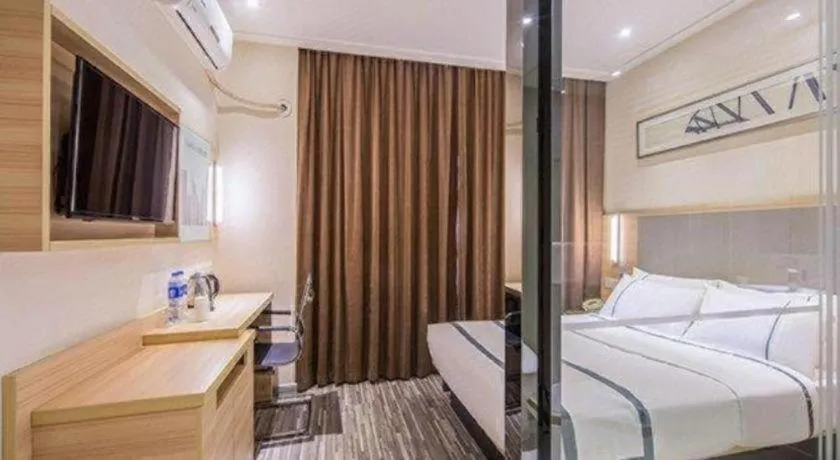 Bed in City Comfort Inn Wuzhou Bus Station