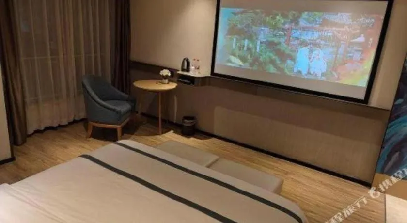 Bed in City Comfort Inn Liuzhou Wuxing Walking Street Zhonghuan Tower