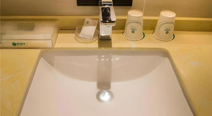 City Comfort Inn Liuzhou Wuxing Walking Street Zhonghuan Tower