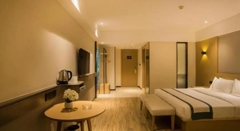 Bed in City Comfort Inn Liuzhou Wuxing Walking Street Zhonghuan Tower