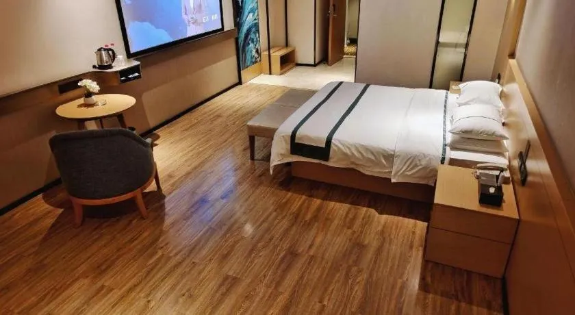 Bed in City Comfort Inn Liuzhou Wuxing Walking Street Zhonghuan Tower