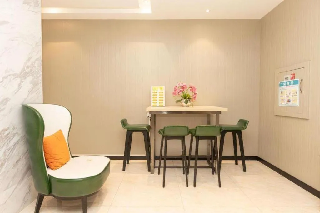 City Comfort Inn Baise Jingxi Caifu Plaza