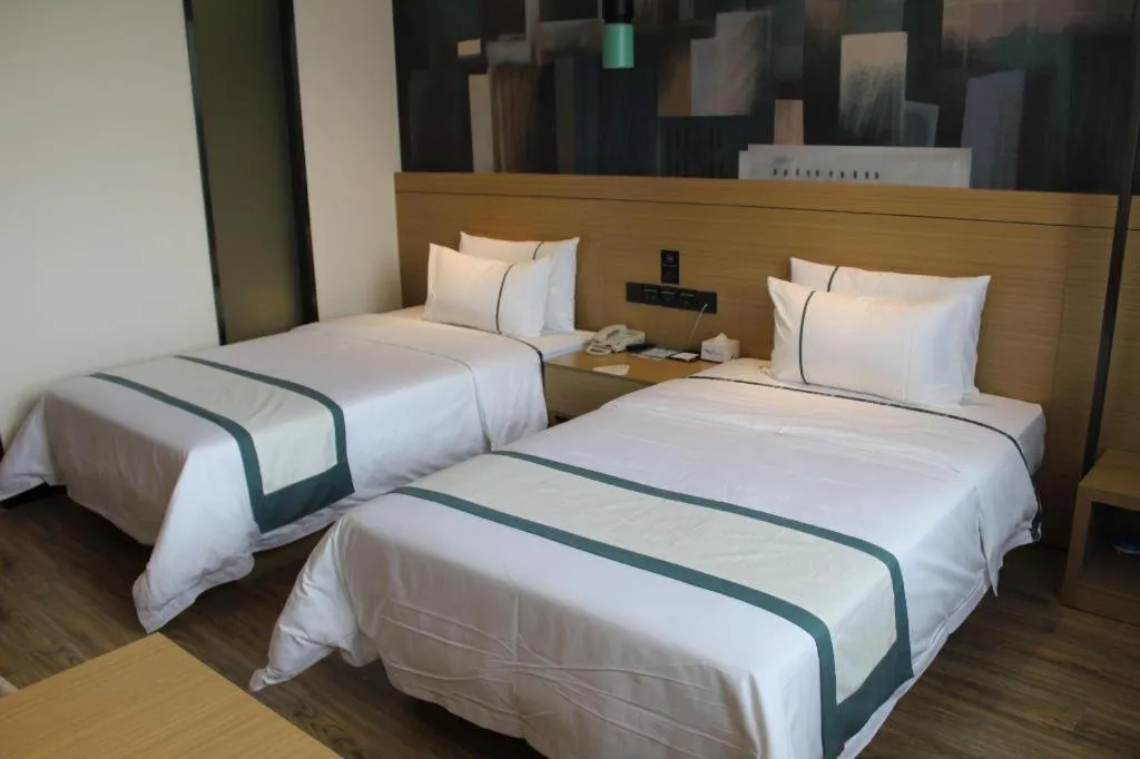 Bed in City Comfort Inn Xiaogan Xiaochang Bus Passenger Station