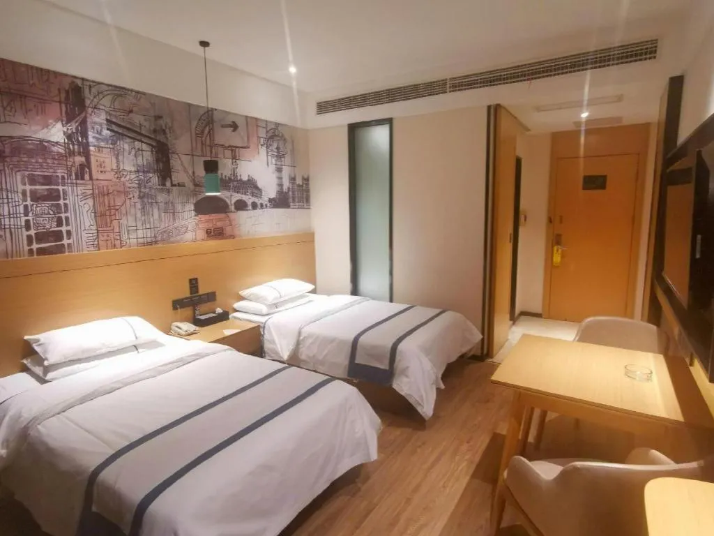 Bed in City Comfort Inn Xiaogan Xiaochang Bus Passenger Station