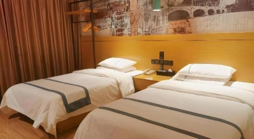 Bed in City Comfort Inn Xiaogan Xiaochang Bus Passenger Station