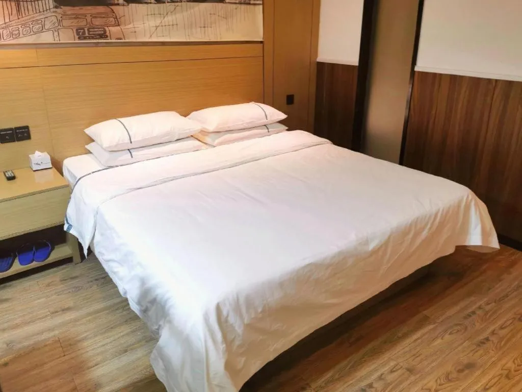 Bed in City Comfort Inn Xiaogan Xiaochang Bus Passenger Station