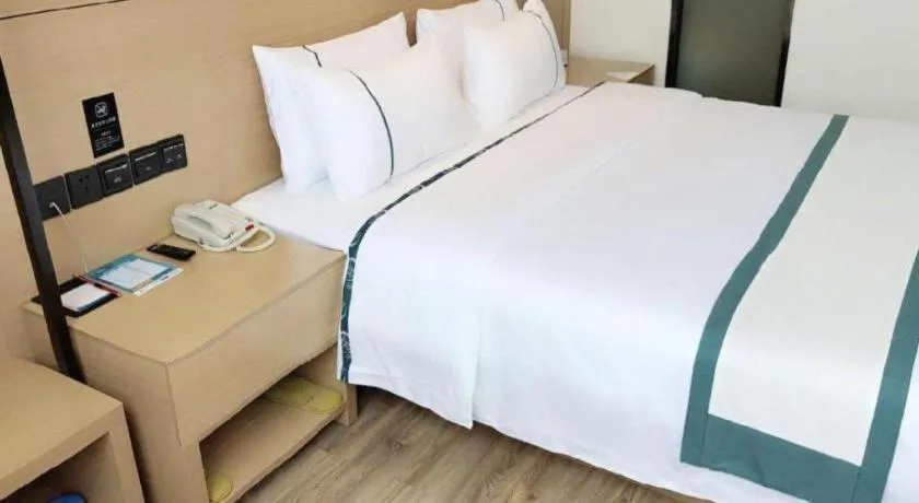 Bed in City Comfort Inn Xiaogan Xiaochang Bus Passenger Station