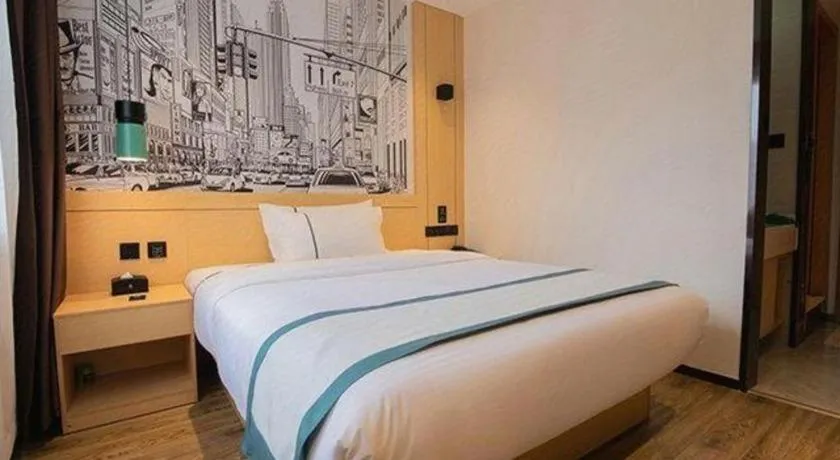 Bed in City Comfort Inn Jinzhou Bohai University Wanda Plaza